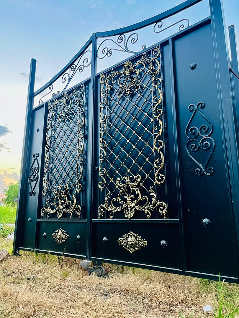 تولیدی درب فلزی حیاط و پارکینگ فتح خانی در رودسر